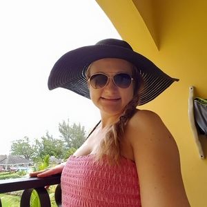 Meet your Posher, Marie